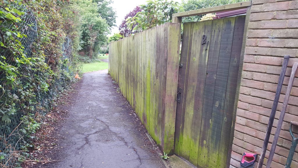before-garden-fence-thorley-park