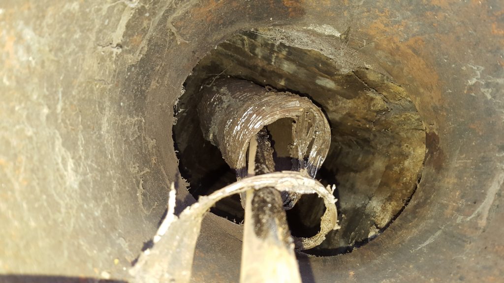 damaged-solid-fuel-chimney-liner